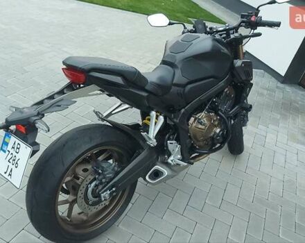 Черный Хонда CB 650R, объемом двигателя 0.65 л и пробегом 16 тыс. км за 8200 $, фото 12 на Automoto.ua