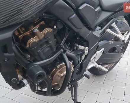 Черный Хонда CB 650R, объемом двигателя 0.65 л и пробегом 16 тыс. км за 8200 $, фото 6 на Automoto.ua