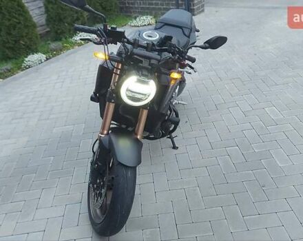 Черный Хонда CB 650R, объемом двигателя 0.65 л и пробегом 16 тыс. км за 8200 $, фото 7 на Automoto.ua