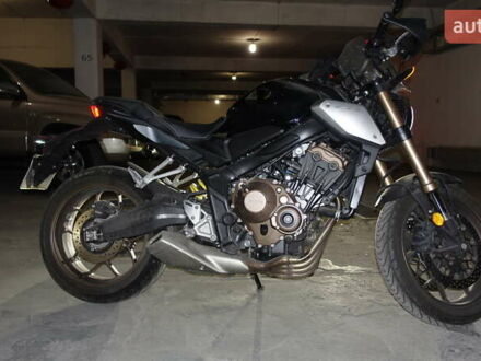 Черный Хонда CB 650R, объемом двигателя 0.65 л и пробегом 7 тыс. км за 8500 $, фото 1 на Automoto.ua
