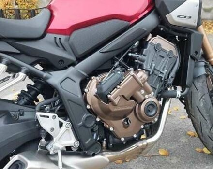 Красный Хонда CB 650R, объемом двигателя 0.65 л и пробегом 1 тыс. км за 10200 $, фото 6 на Automoto.ua