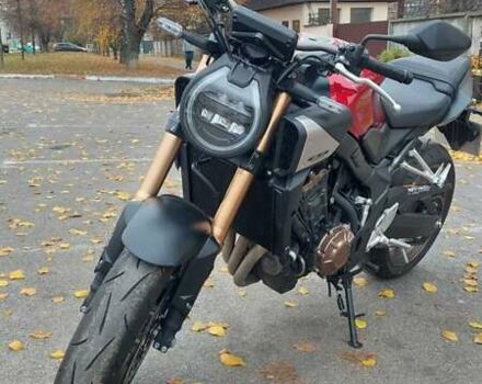 Красный Хонда CB 650R, объемом двигателя 0.65 л и пробегом 1 тыс. км за 10200 $, фото 24 на Automoto.ua