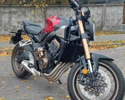 Красный Хонда CB 650R, объемом двигателя 0.65 л и пробегом 1 тыс. км за 10200 $, фото 16 на Automoto.ua