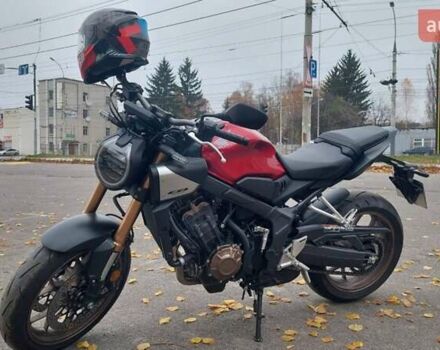 Красный Хонда CB 650R, объемом двигателя 0.65 л и пробегом 1 тыс. км за 10200 $, фото 9 на Automoto.ua