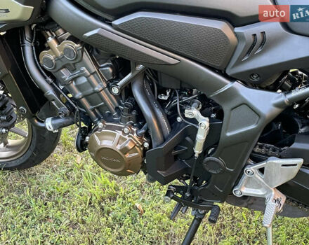 Хонда CB 650R, объемом двигателя 0.65 л и пробегом 5 тыс. км за 9500 $, фото 19 на Automoto.ua