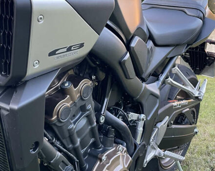Хонда CB 650R, объемом двигателя 0.65 л и пробегом 5 тыс. км за 9500 $, фото 15 на Automoto.ua