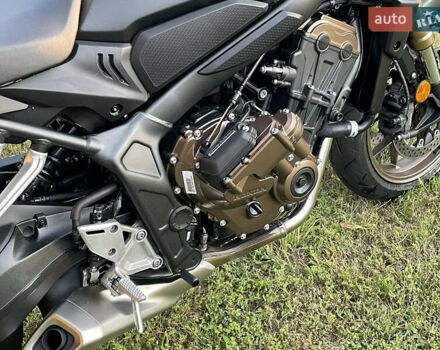 Хонда CB 650R, объемом двигателя 0.65 л и пробегом 5 тыс. км за 9500 $, фото 17 на Automoto.ua