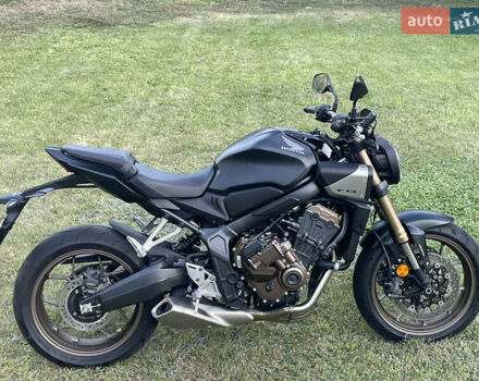 Хонда CB 650R, объемом двигателя 0.65 л и пробегом 5 тыс. км за 9500 $, фото 5 на Automoto.ua