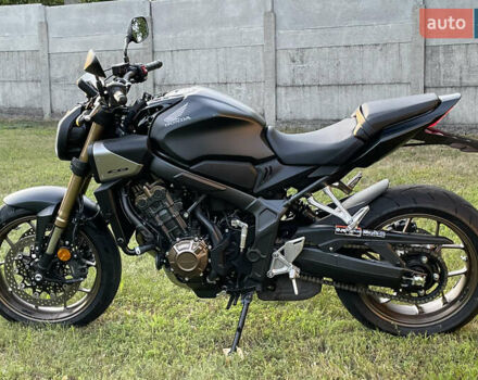 Хонда CB 650R, объемом двигателя 0.65 л и пробегом 5 тыс. км за 9500 $, фото 10 на Automoto.ua