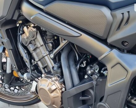 Хонда CB 650R, об'ємом двигуна 0 л та пробігом 0 тис. км за 11316 $, фото 9 на Automoto.ua