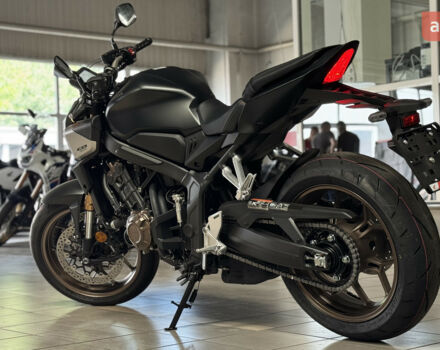 Хонда CB 650R, объемом двигателя 0.65 л и пробегом 0 тыс. км за 10560 $, фото 5 на Automoto.ua