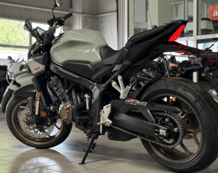 Хонда CB 650R, объемом двигателя 0.65 л и пробегом 0 тыс. км за 10560 $, фото 7 на Automoto.ua