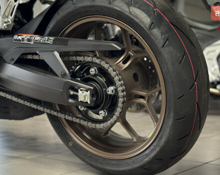 Хонда CB 650R, объемом двигателя 0.65 л и пробегом 0 тыс. км за 10085 $, фото 20 на Automoto.ua