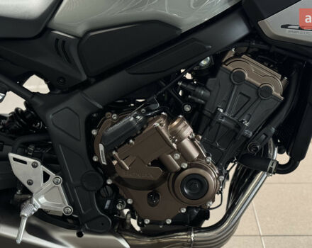 Хонда CB 650R, объемом двигателя 0.65 л и пробегом 0 тыс. км за 10560 $, фото 22 на Automoto.ua