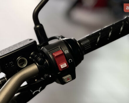 Хонда CB 650R, объемом двигателя 0.65 л и пробегом 0 тыс. км за 10085 $, фото 8 на Automoto.ua