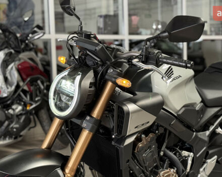 Хонда CB 650R, объемом двигателя 0.65 л и пробегом 0 тыс. км за 10085 $, фото 7 на Automoto.ua