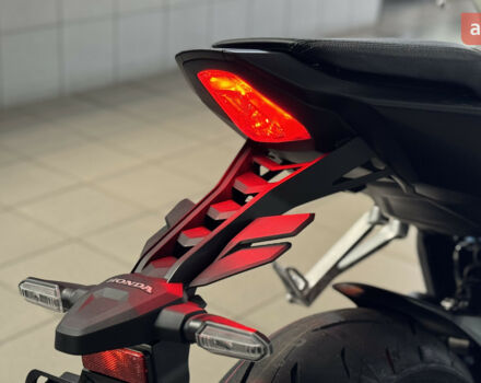 Хонда CB 650R, объемом двигателя 0.65 л и пробегом 0 тыс. км за 10560 $, фото 25 на Automoto.ua