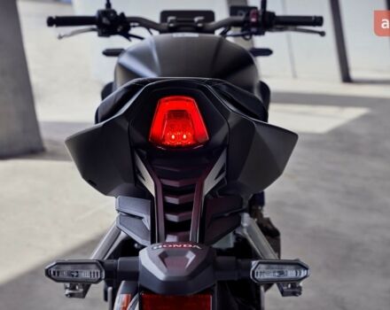Хонда CB 650R, объемом двигателя 0.65 л и пробегом 0 тыс. км за 10085 $, фото 27 на Automoto.ua