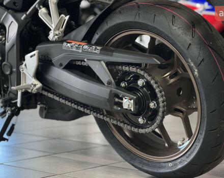 Хонда CB 650R, объемом двигателя 0.65 л и пробегом 0 тыс. км за 10085 $, фото 14 на Automoto.ua