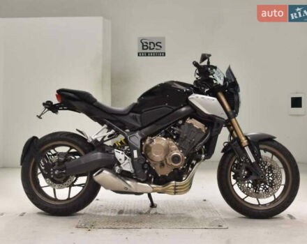 Серый Хонда CB 650R, объемом двигателя 0.65 л и пробегом 19 тыс. км за 8600 $, фото 7 на Automoto.ua