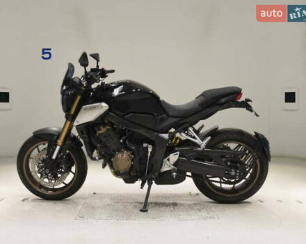Серый Хонда CB 650R, объемом двигателя 0.65 л и пробегом 19 тыс. км за 8600 $, фото 2 на Automoto.ua