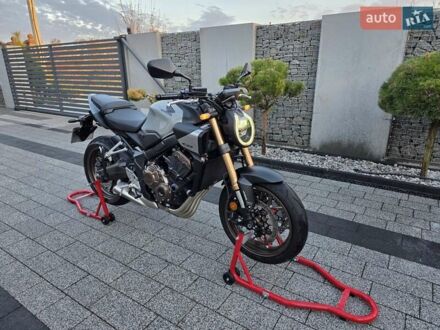 Хонда CB 650R 2024 у Рівному на Automoto.ua Сірий Хонда CB 650R, об'ємом двигуна 0.65 л та пробігом 3 тис. км за 9900 $, фото 1 на Automoto.ua