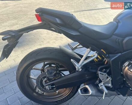 Синий Хонда CB 650R, объемом двигателя 0.65 л и пробегом 14 тыс. км за 8650 $, фото 8 на Automoto.ua