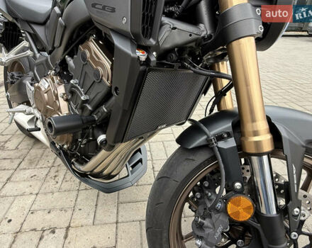 Зеленый Хонда CB 650R, объемом двигателя 0.65 л и пробегом 2 тыс. км за 9600 $, фото 21 на Automoto.ua