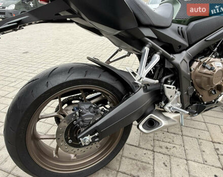 Зеленый Хонда CB 650R, объемом двигателя 0.65 л и пробегом 2 тыс. км за 9600 $, фото 20 на Automoto.ua