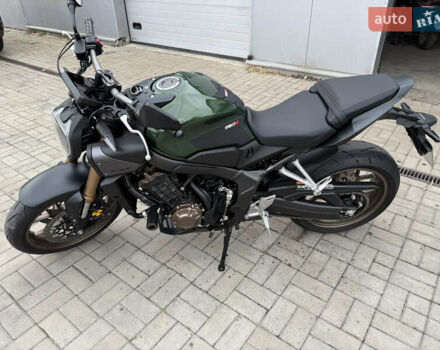 Зеленый Хонда CB 650R, объемом двигателя 0.65 л и пробегом 2 тыс. км за 9600 $, фото 16 на Automoto.ua