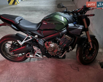 Зеленый Хонда CB 650R, объемом двигателя 0.65 л и пробегом 2 тыс. км за 9600 $, фото 6 на Automoto.ua