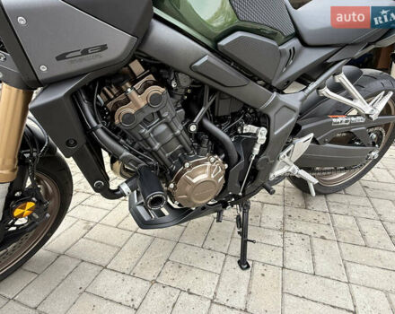 Зеленый Хонда CB 650R, объемом двигателя 0.65 л и пробегом 2 тыс. км за 9600 $, фото 22 на Automoto.ua