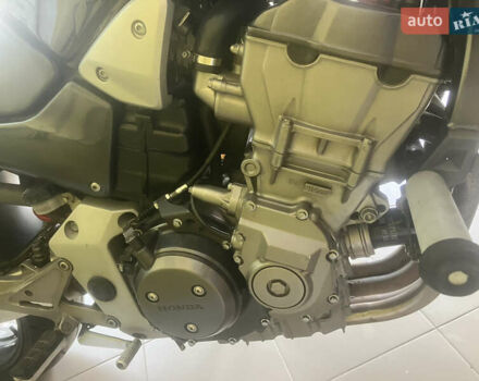 Черный Хонда CB 900F Hornet, объемом двигателя 0.9 л и пробегом 94 тыс. км за 5000 $, фото 8 на Automoto.ua