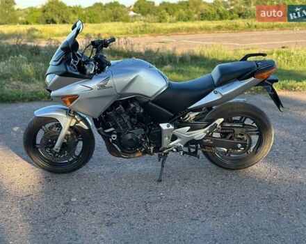 Сірий Хонда CBF 600N, об'ємом двигуна 0.6 л та пробігом 19 тис. км за 4799 $, фото 4 на Automoto.ua