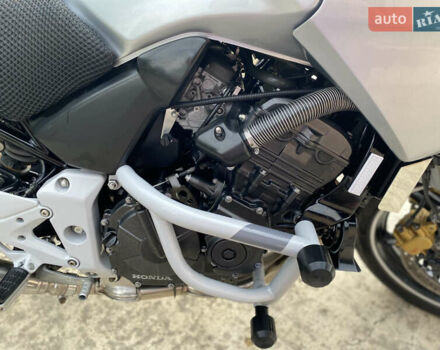 Сірий Хонда CBF 600N, об'ємом двигуна 0.6 л та пробігом 40 тис. км за 3999 $, фото 17 на Automoto.ua