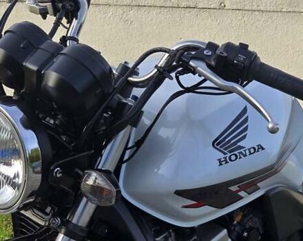 Белый Хонда CBF 600NА, объемом двигателя 0.6 л и пробегом 29 тыс. км за 5650 $, фото 30 на Automoto.ua