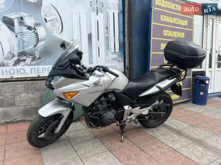 Хонда CBF 600S 2004 в Белой Церкве на Automoto.ua Серый Хонда CBF 600S, объемом двигателя 0.65 л и пробегом 59 тыс. км за 4299 $, фото 1 на Automoto.ua