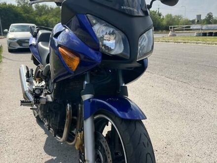Хонда CBF 600S 2004 у Львові на Automoto.ua Синій Хонда CBF 600S, об'ємом двигуна 0.6 л та пробігом 42 тис. км за 4600 $, фото 1 на Automoto.ua