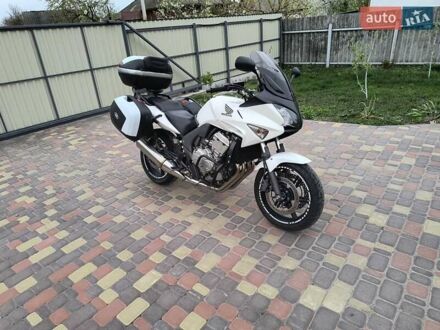 Хонда CBF 600SA 2010 у Нежине на Automoto.ua Білий Хонда CBF 600SA, об'ємом двигуна 0.6 л та пробігом 37 тис. км за 5800 $, фото 1 на Automoto.ua