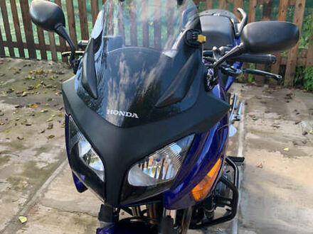 Хонда CBF 600SA, объемом двигателя 0.6 л и пробегом 34 тыс. км за 4200 $, фото 1 на Automoto.ua