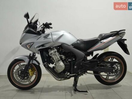 Хонда CBF 600SA 2009 у Рівному на Automoto.ua Сірий Хонда CBF 600SA, об'ємом двигуна 0.6 л та пробігом 32 тис. км за 4999 $, фото 1 на Automoto.ua