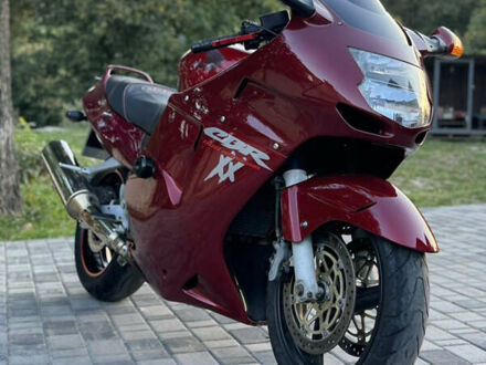 Хонда CBR 1100XX Blackbird 2002 в Тернополе на Automoto.ua Черный Хонда CBR 1100XX Blackbird, объемом двигателя 1.1 л и пробегом 50 тыс. км за 4200 $, фото 1 на Automoto.ua