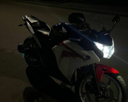 Хонда CBR 250, объемом двигателя 0.25 л и пробегом 0 тыс. км за 1500 $, фото 2 на Automoto.ua