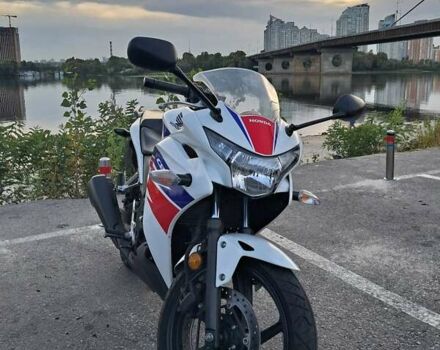 Белый Хонда CBR 250R, объемом двигателя 0.25 л и пробегом 17 тыс. км за 3200 $, фото 2 на Automoto.ua