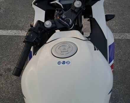 Белый Хонда CBR 250R, объемом двигателя 0.25 л и пробегом 17 тыс. км за 3200 $, фото 10 на Automoto.ua