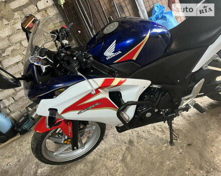 Білий Хонда CBR 250R, об'ємом двигуна 0.25 л та пробігом 3 тис. км за 3600 $, фото 5 на Automoto.ua