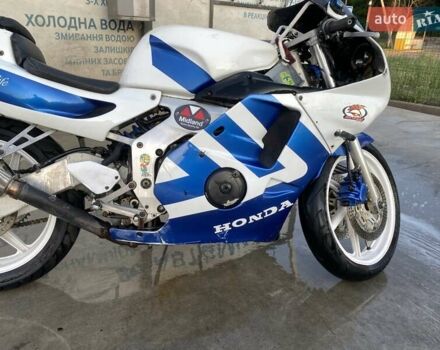 Белый Хонда CBR 250R, объемом двигателя 0.25 л и пробегом 1 тыс. км за 2000 $, фото 1 на Automoto.ua