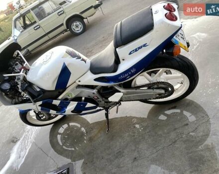 Белый Хонда CBR 250R, объемом двигателя 0.25 л и пробегом 1 тыс. км за 2000 $, фото 4 на Automoto.ua