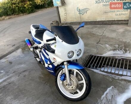 Белый Хонда CBR 250R, объемом двигателя 0.25 л и пробегом 1 тыс. км за 2000 $, фото 2 на Automoto.ua