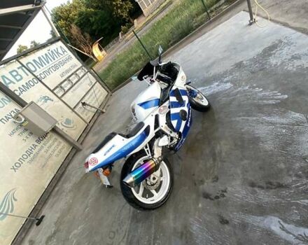 Белый Хонда CBR 250R, объемом двигателя 0.25 л и пробегом 1 тыс. км за 2000 $, фото 10 на Automoto.ua